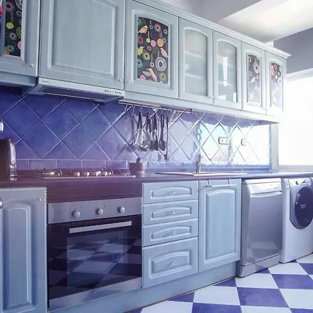 Spacious Close To Golf Course In *