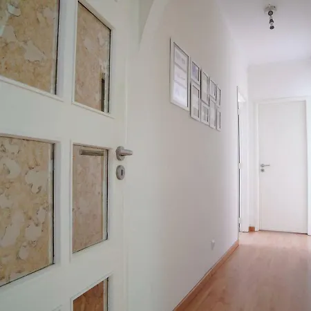 Spacious Close To Golf Course In