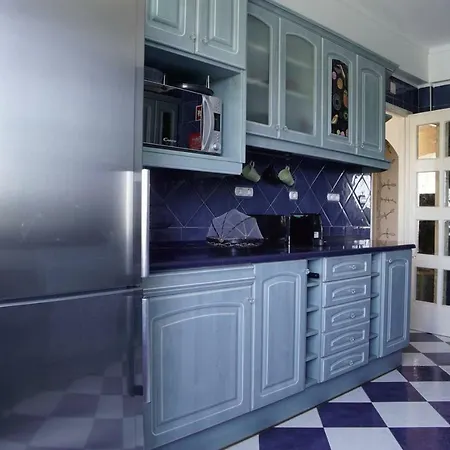 Spacious Close To Golf Course In Lisboa
